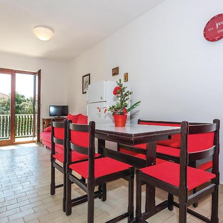 2 Bedroom Amazing Apartment In Rogoznica Rogoznica  Kültér fotó