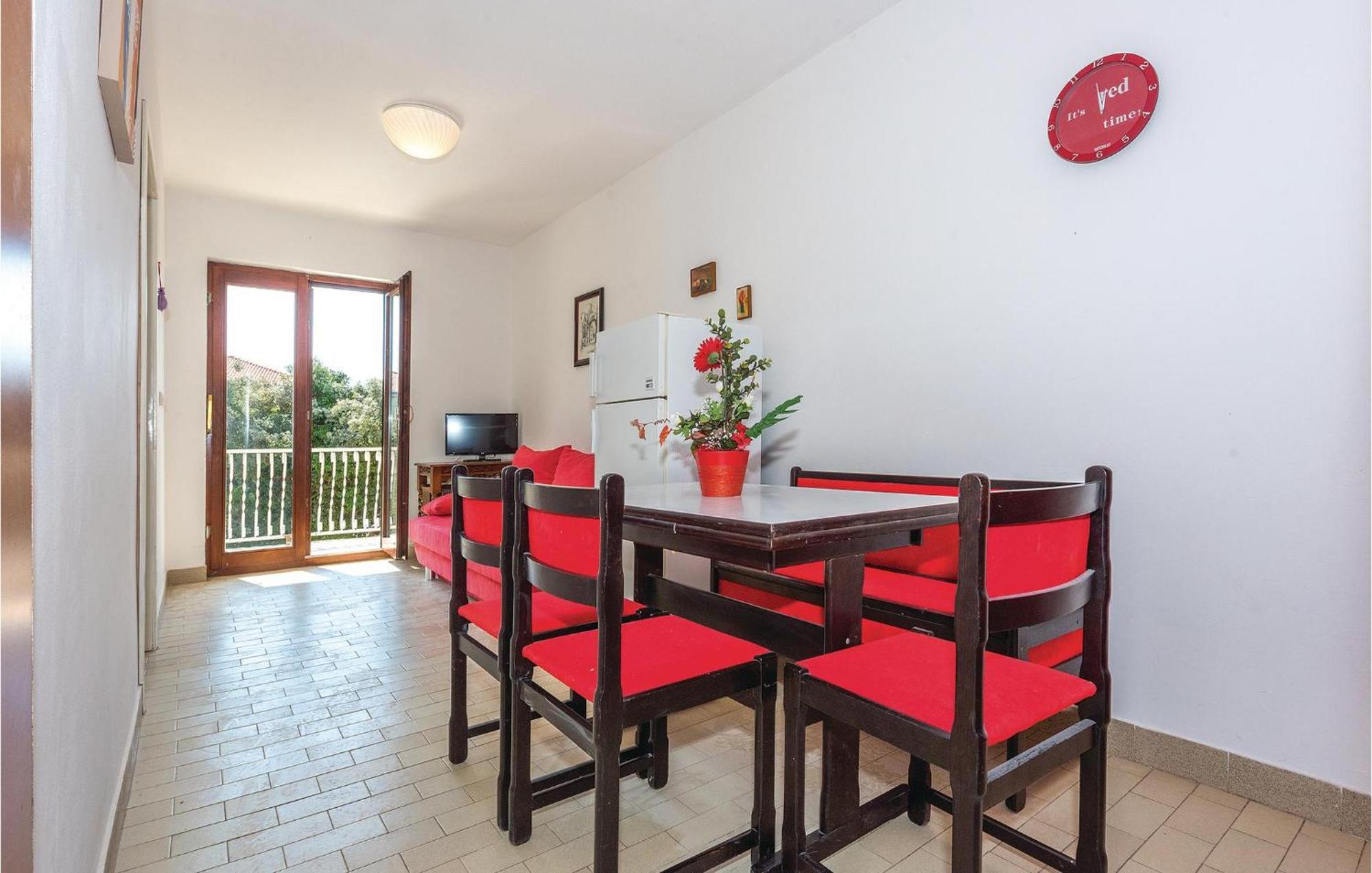 2 Bedroom Amazing Apartment In Rogoznica Rogoznica  Kültér fotó